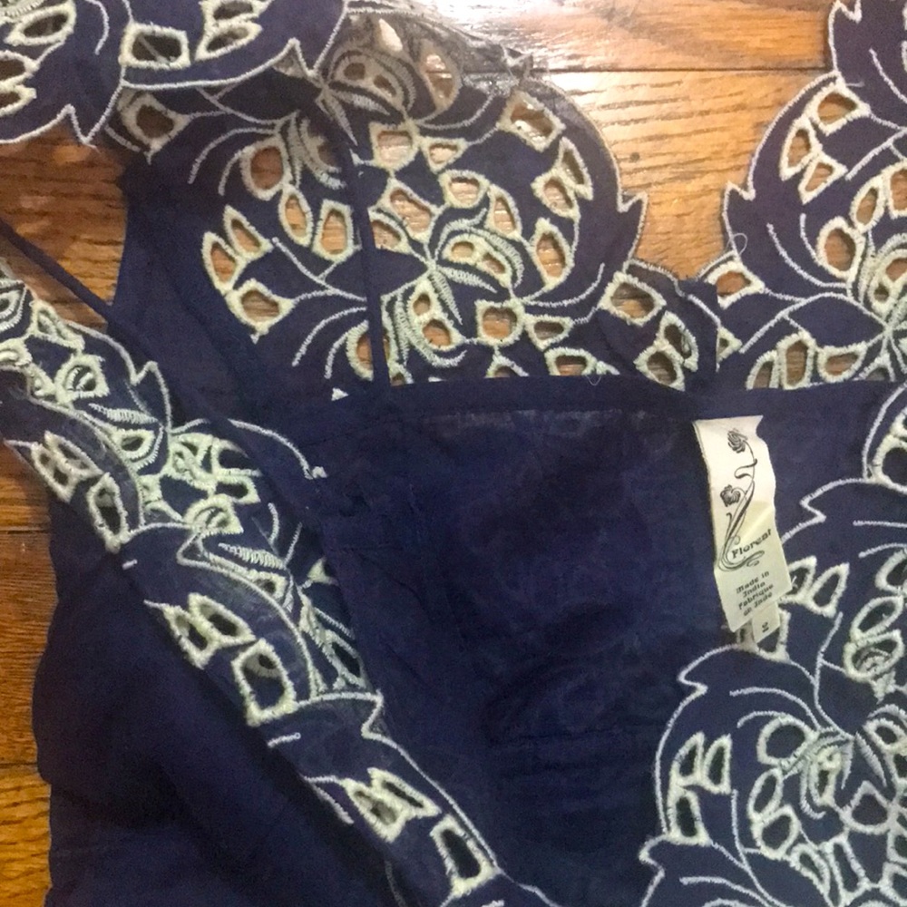Anthropologie Floreat Navy White Cutout Scallop Blouse 2 / XS-S - Picture 6 of 8